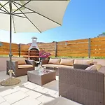 别墅 Punta Garden Pool House 珀塞达耶