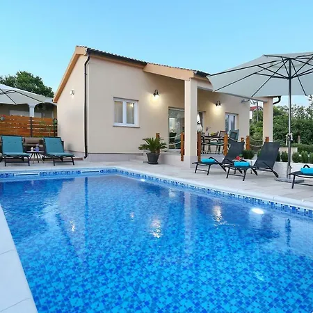 Villa Punta Garden Pool House Posedarje