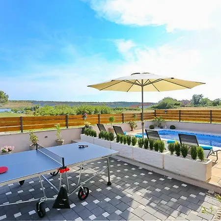 Vila Punta Garden Pool House Posedarje