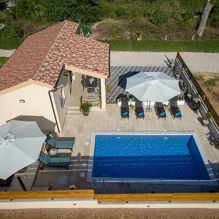 Punta Garden Pool House Posedarje