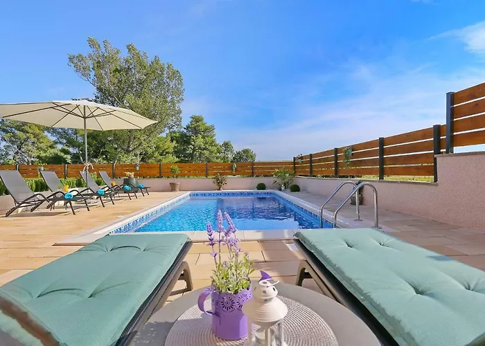 Punta Garden Pool House * 포세다르예