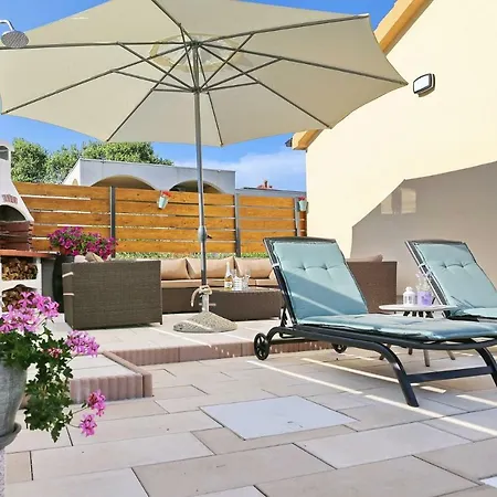 Punta Garden Pool House * Posedarje