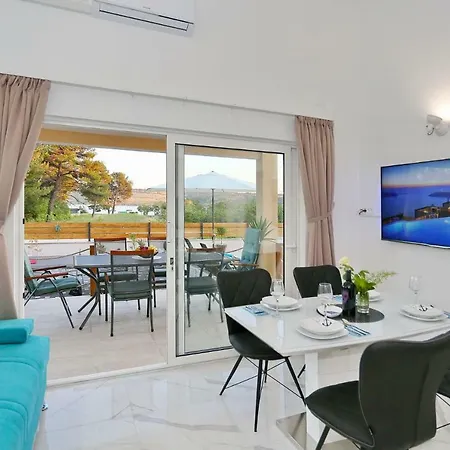 Punta Garden Pool House ポセダリェ