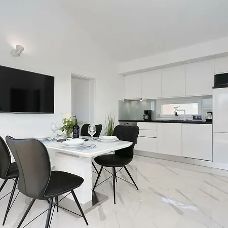 Punta Garden Pool House