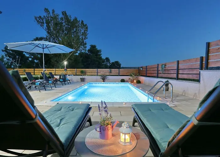 Punta Garden Pool House * Posedarje