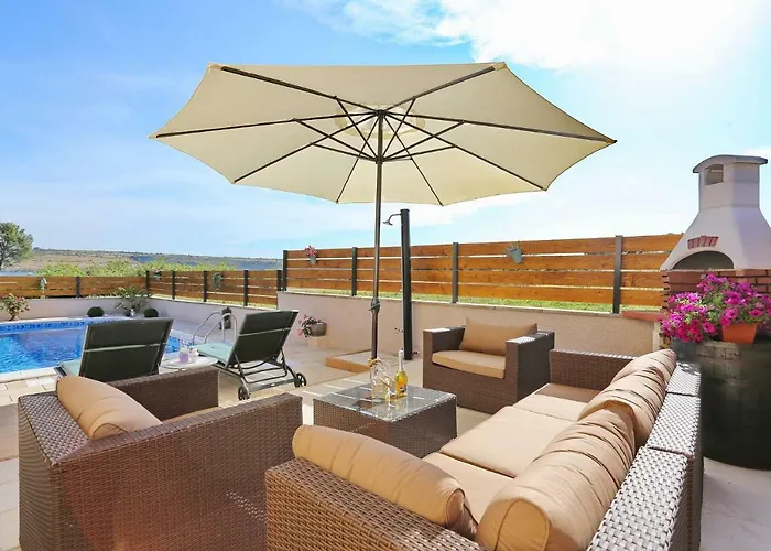 Punta Garden Pool House Villa Posedarje