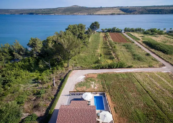 Punta Garden Pool House Posedarje